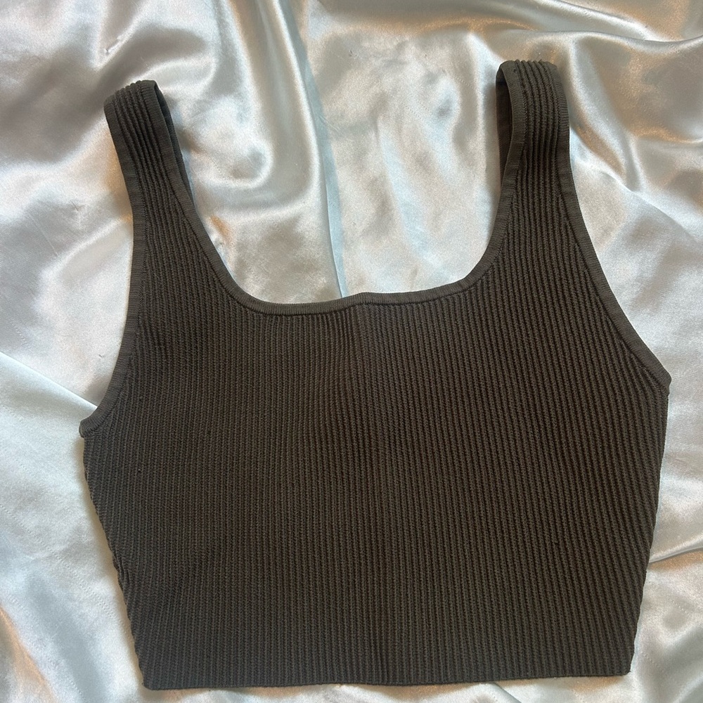 Babaton Ribbed Charcoal Crop Top